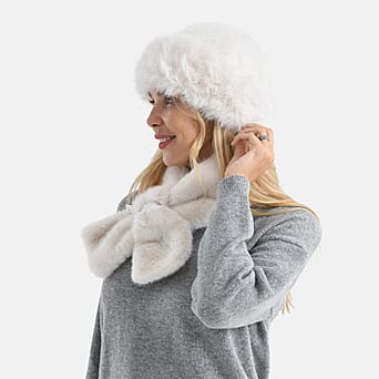 https://tjcuk.sirv.com/Products/82/4/8247464/Faux-Fur-Scarf-Hat-Two-Piece-Set-One-Size-White_8247464_1.jpg?w=342&h=342