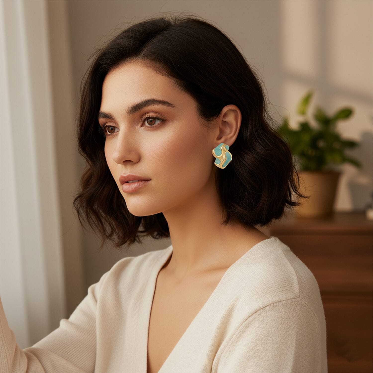 Enamel Earring with Push Back in Yellow Gold Plated