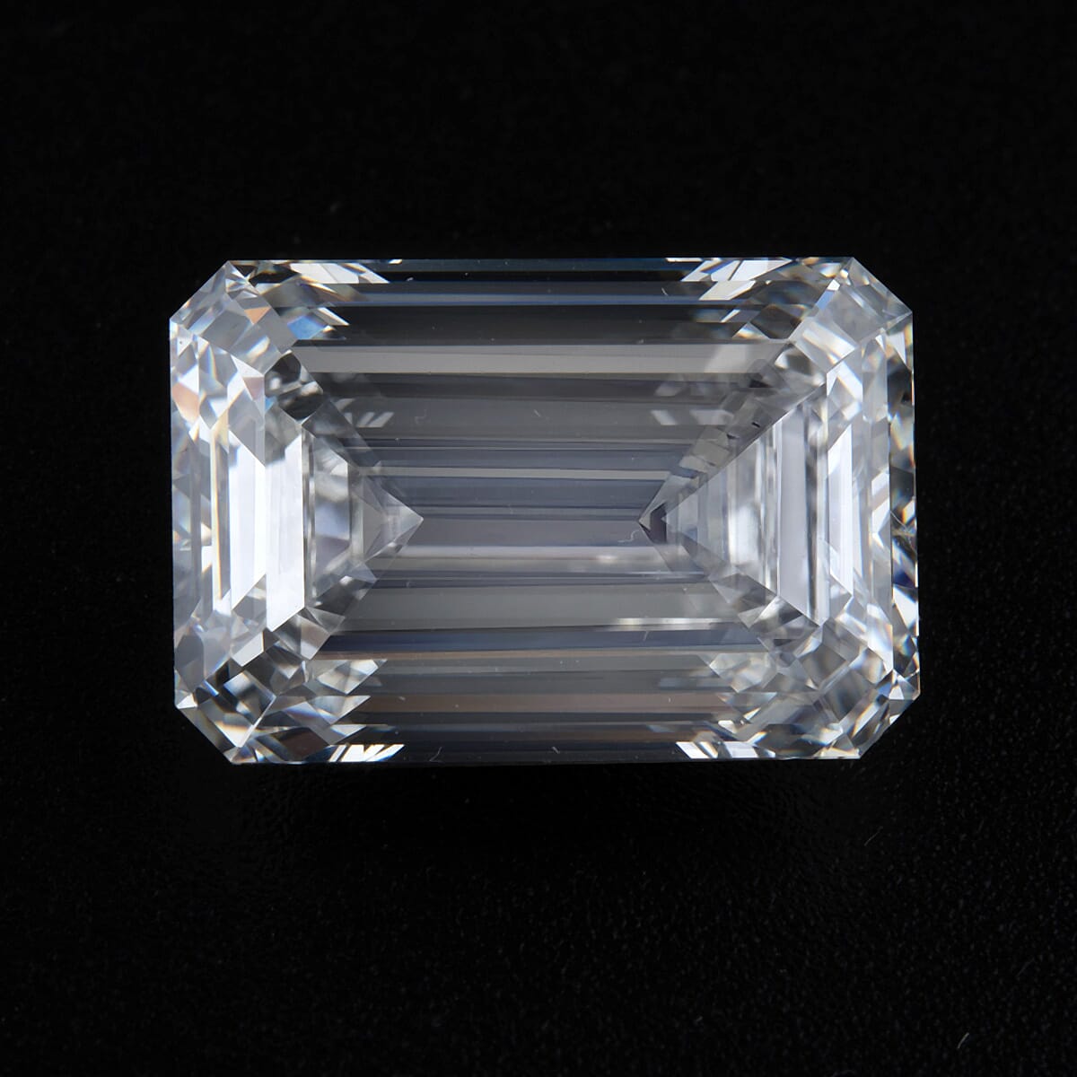 IGI Certified Lab Grown Diamond (VS1-F) Emerald Cut Gemstone (14.88 x 10.09 x 6.5 MM) 10.00 Ct.