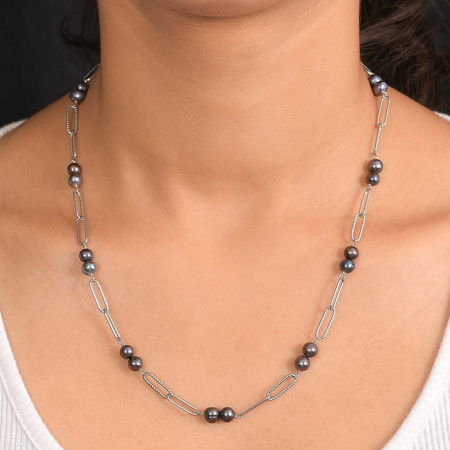 Peacock Pearl Necklace (Size 20) with Lobster Clasp 18.00 Ct.