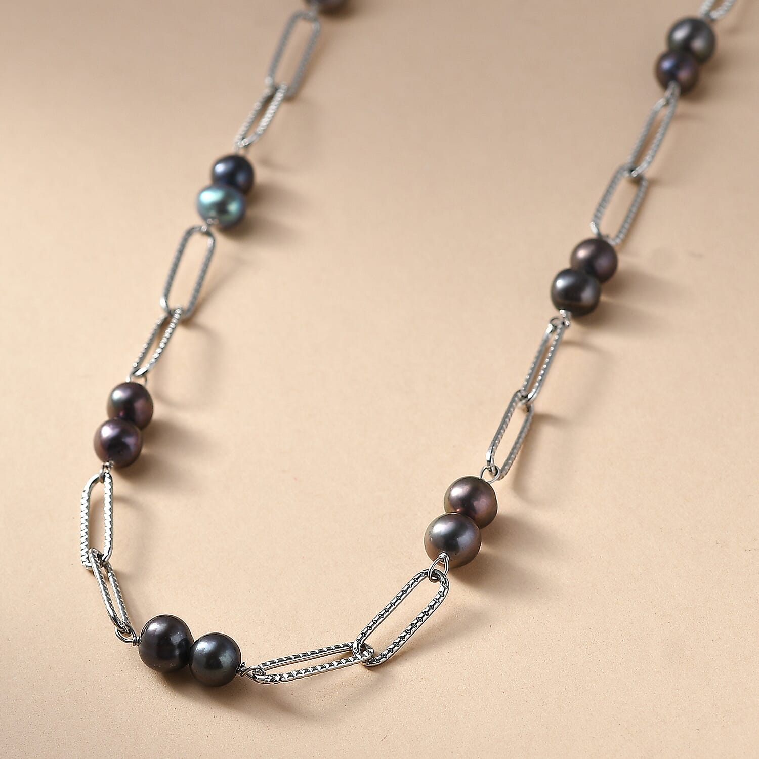 Peacock Pearl Necklace (Size 20) with Lobster Clasp 18.00 Ct.