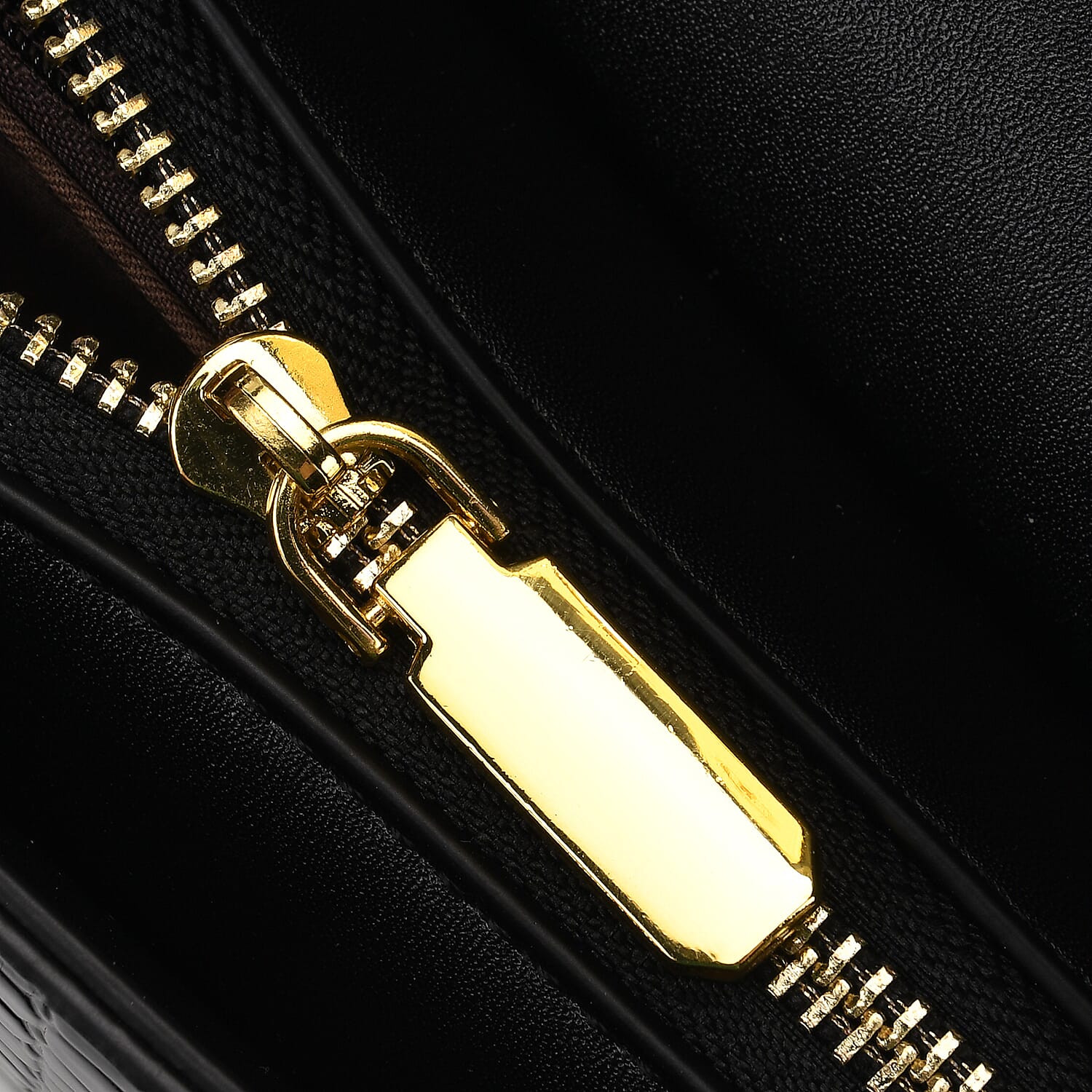 Crocodile-Embossed Pattern Two-Tone Wallet Crossbody Bag with Chain Strap - Burgundy & Black