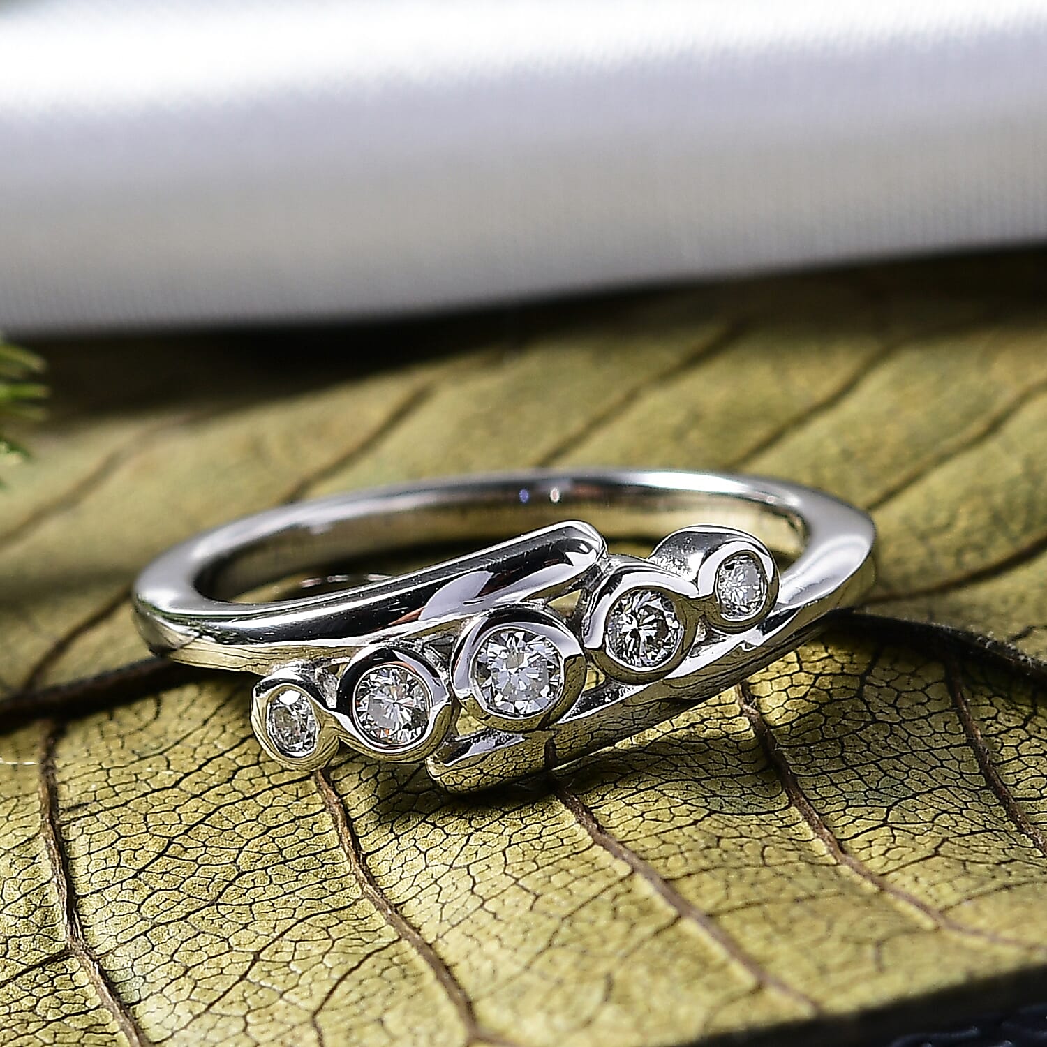 LUXURIANT Lab Grown Diamond 5-Stone Bypass Ring