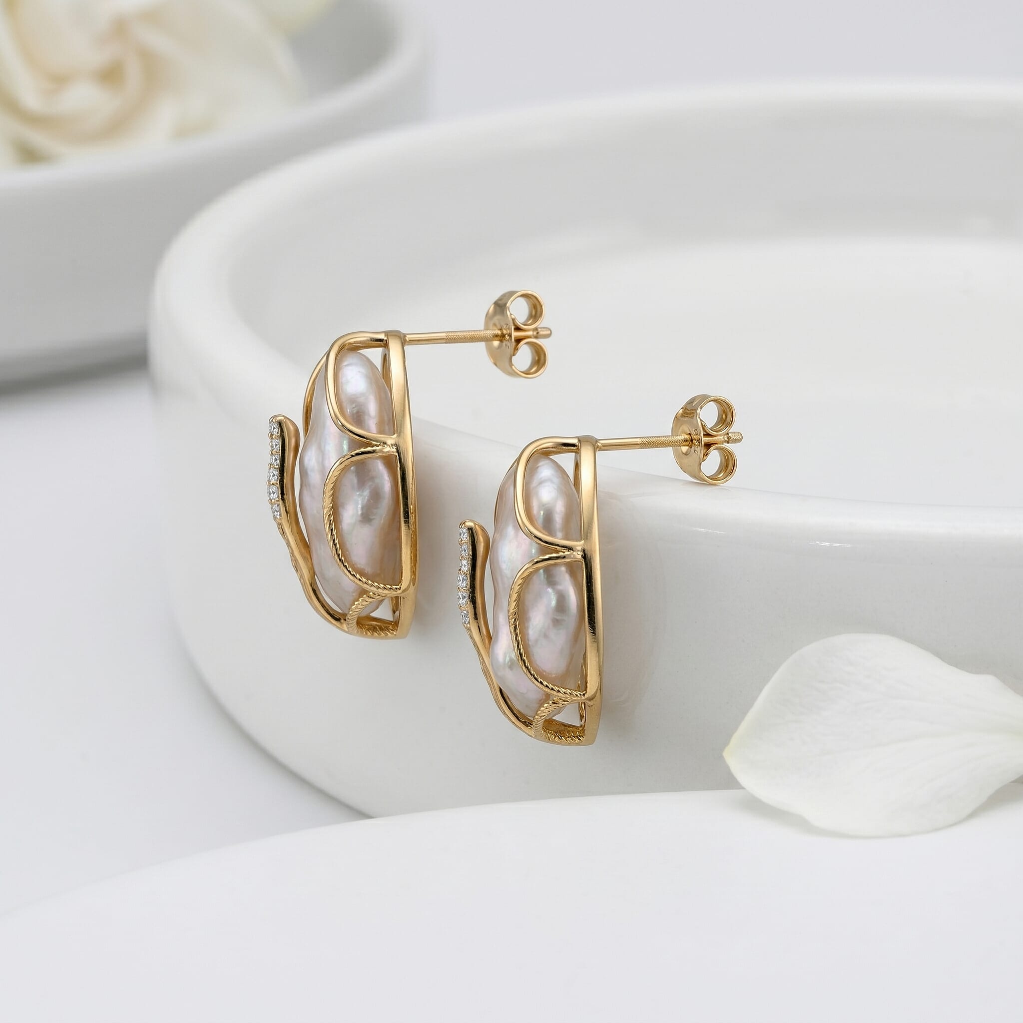 White Fresh Water Pearl & White Cubic Zirconia Earring with Push Back
