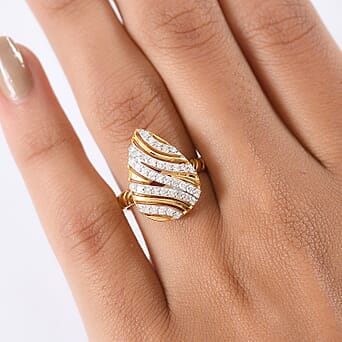 https://tjcuk.sirv.com/Products/82/6/8262636/Luxuriant-Lab-Grown-Diamond-Main-Stone-With-Side-Stone-Ring-in-18K-YG-_8262636_2.jpg?w=342&h=342