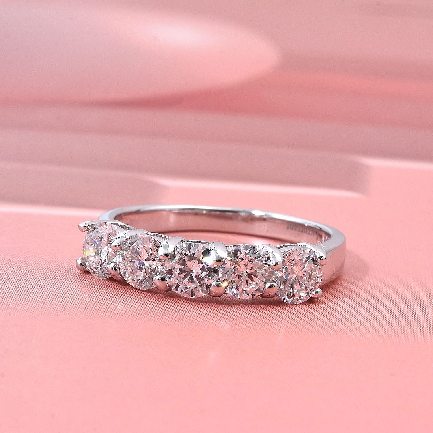 Luxuriant Lab Grown Diamond Ring