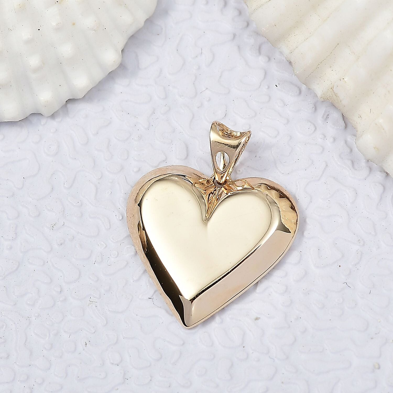 9K Yellow Gold Heart Pendant, Gold Wt. 1.42 Gms.