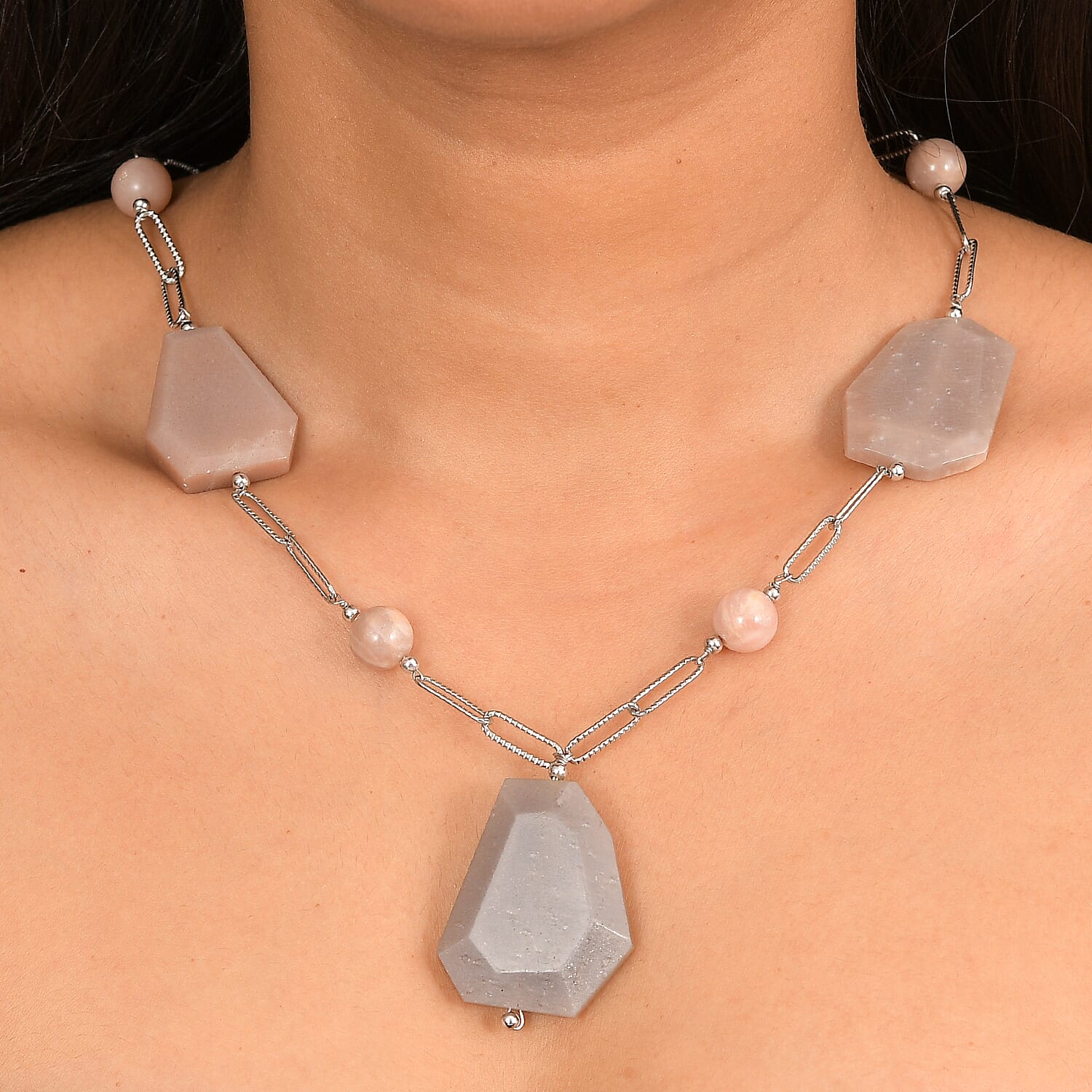 Peach Moonstone Necklace (Size - 20) Silver Tone 240.00 Ct.