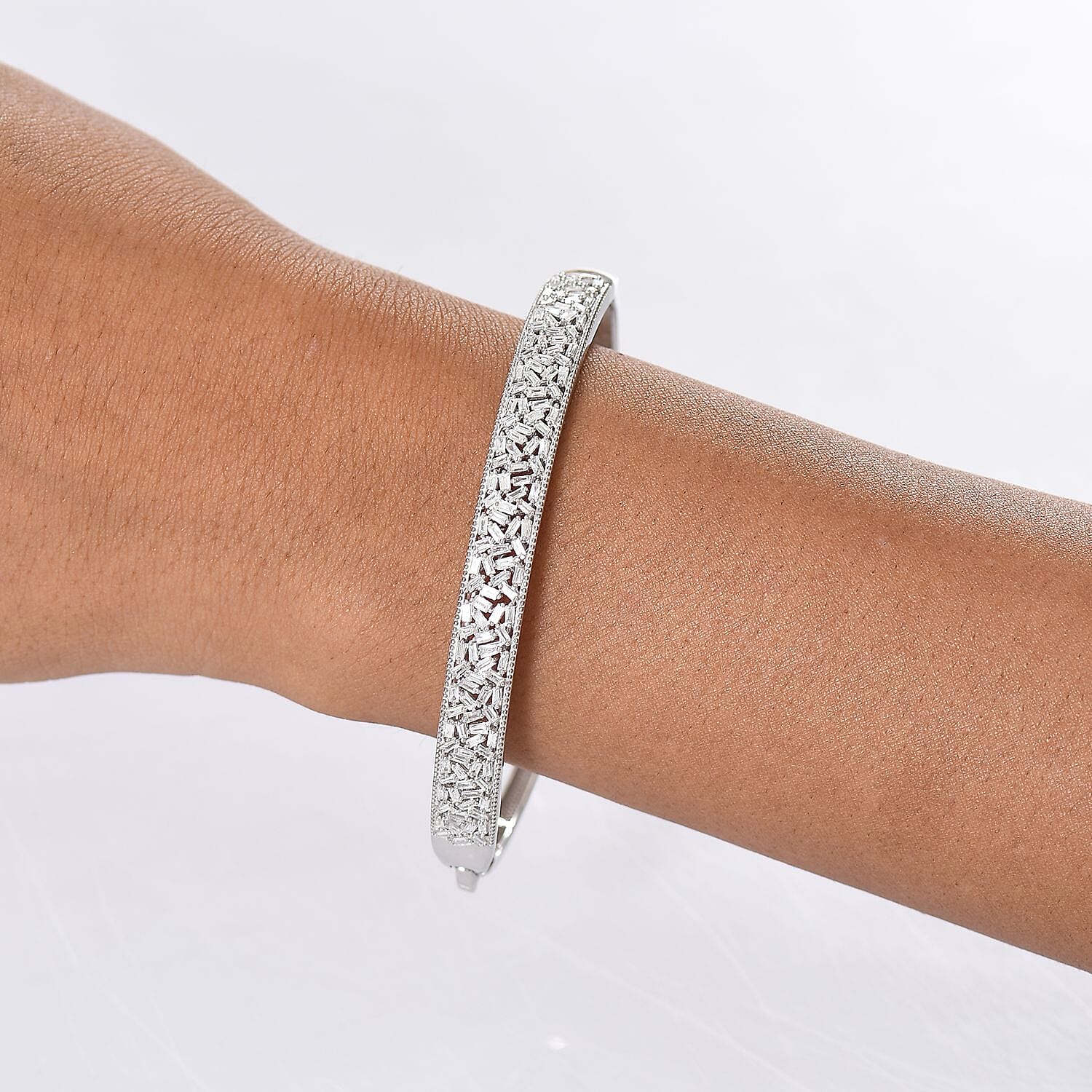 Luxuriant Lab Grown Diamond (SI-GH) Fire Cracker Bangle (Size 7.5) in Rhodium Overlay Sterling Silver 1.82 Ct, Silver Wt. 15.84 Gms.