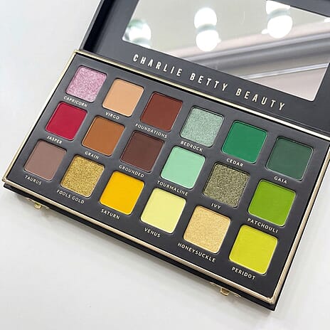 Charlie Betty Beauty The Earth Palette
