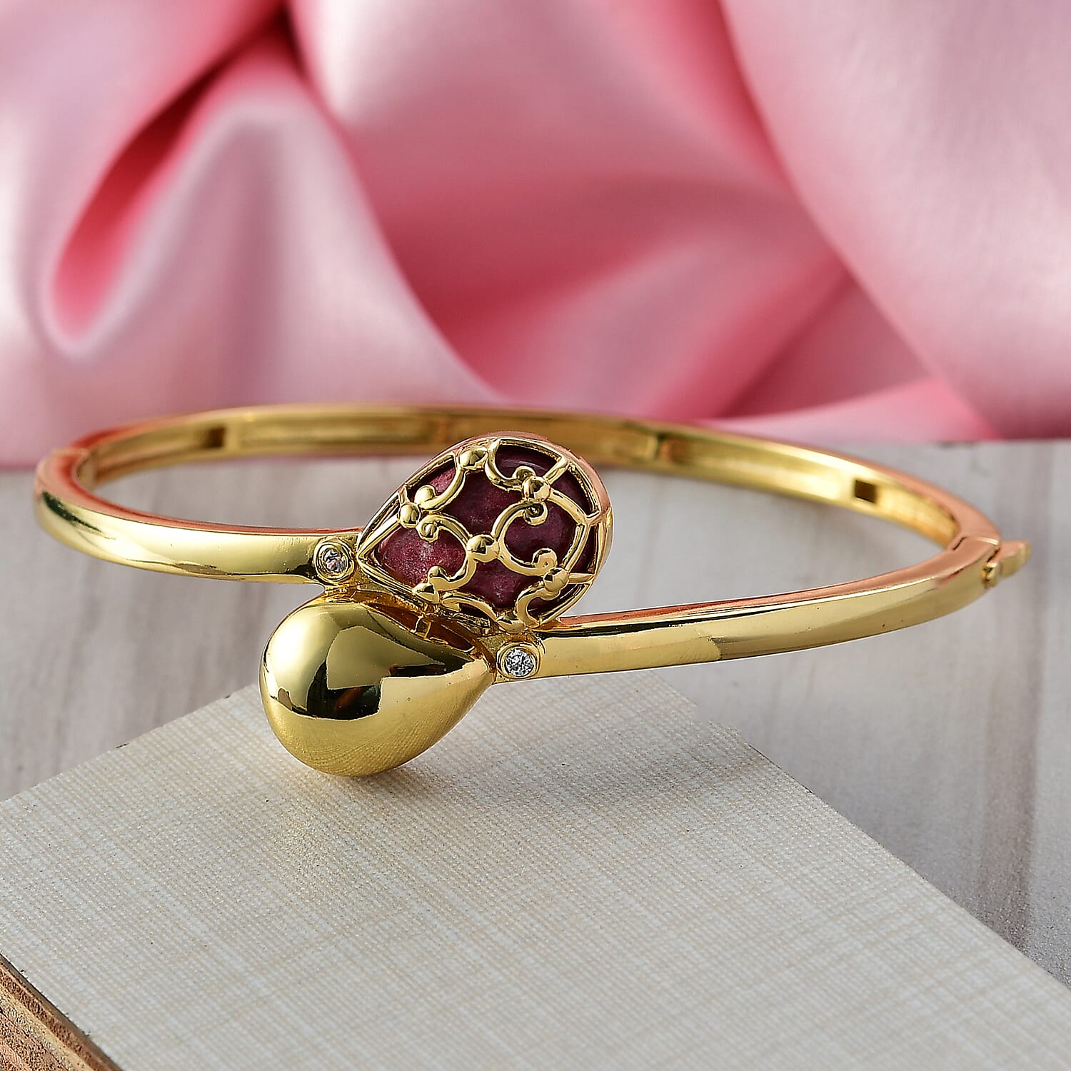 Designer Inspired- Natural Thulite & White Zircon Full Bangle (Size 7.5) in Yellow Gold Plated 11.19 Ct.