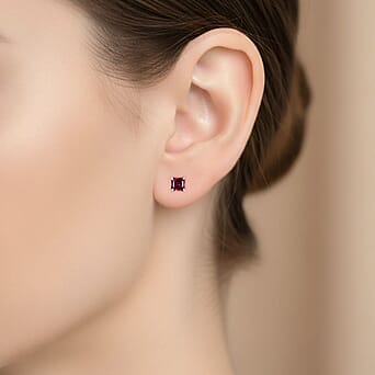 https://tjcuk.sirv.com/Products/82/6/8267589/950-Platinum-AAAA-Rubellite-Solitaire-Stud-Earring-with-Screw-Back-1-3_8267589_2.jpg?w=342&h=342