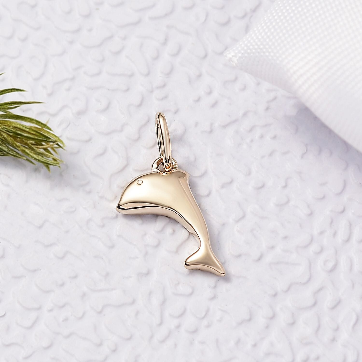 9K Yellow Gold Dolphin Pendant