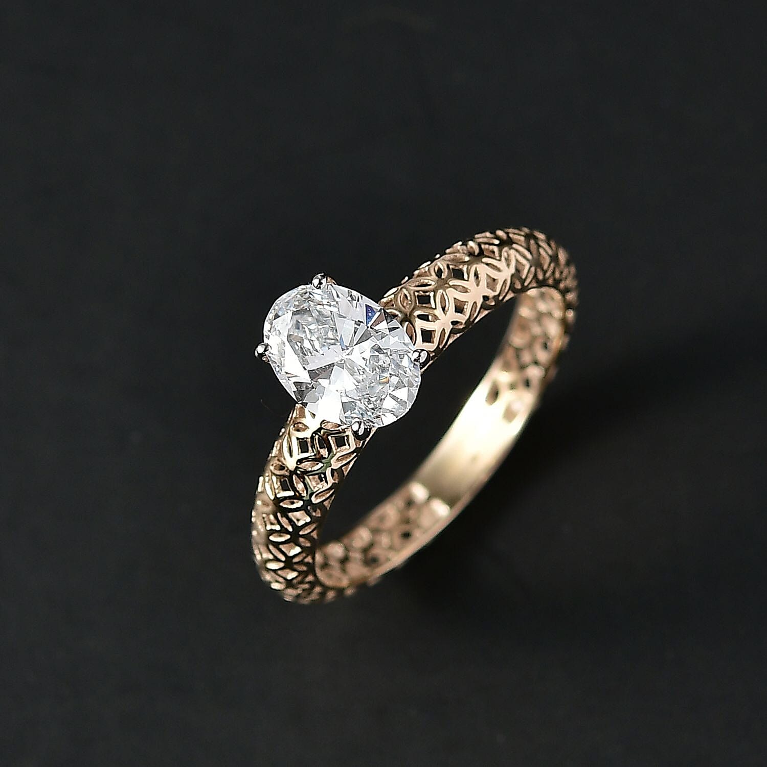 Luxuriant 1carat Lab Grown Mirage Ring in 9K yellow Gold