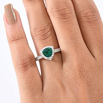 https://tjcuk.sirv.com/Products/82/7/8273110/Luxuriant-Lab-Grown-Emerald-Lab-Grown-Diamond-Main-Stone-With-Side-Sto_8273110_2.jpg?w=342&h=342