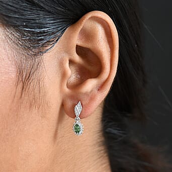 https://tjcuk.sirv.com/Products/82/7/8274498/D-Joy-Green-Apatite-White-Zircon-Solitaire-Stud-Push-Post-Earring-in-R_8274498_2.jpg?w=342&h=342