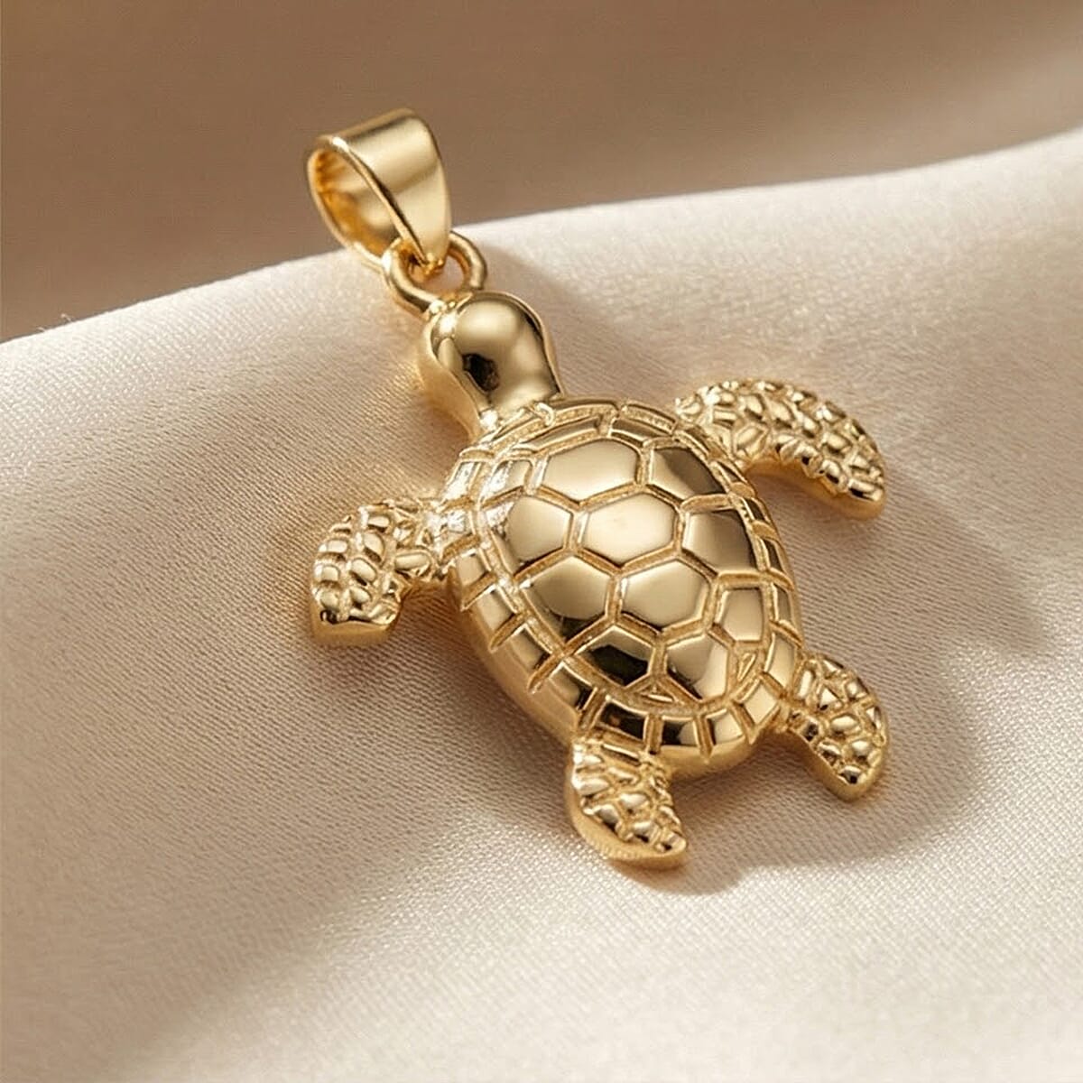 Close Out Deal - 9K Yellow Gold Turtle Pendant 1,20 gram