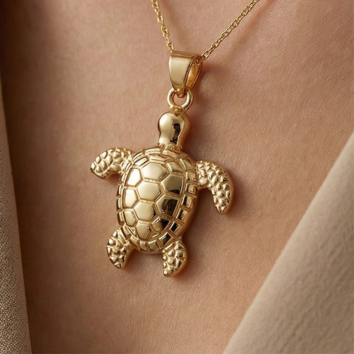 Close Out Deal - 9K Yellow Gold Turtle Pendant 1,20 gram