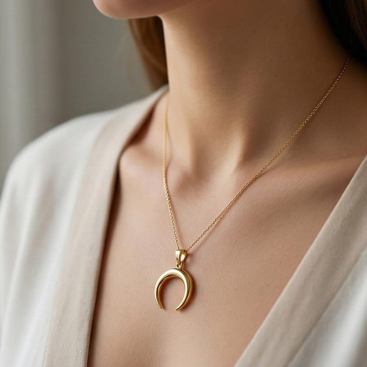 Vicenza closeout 9K Yellow Gold Horseshoe Pendant