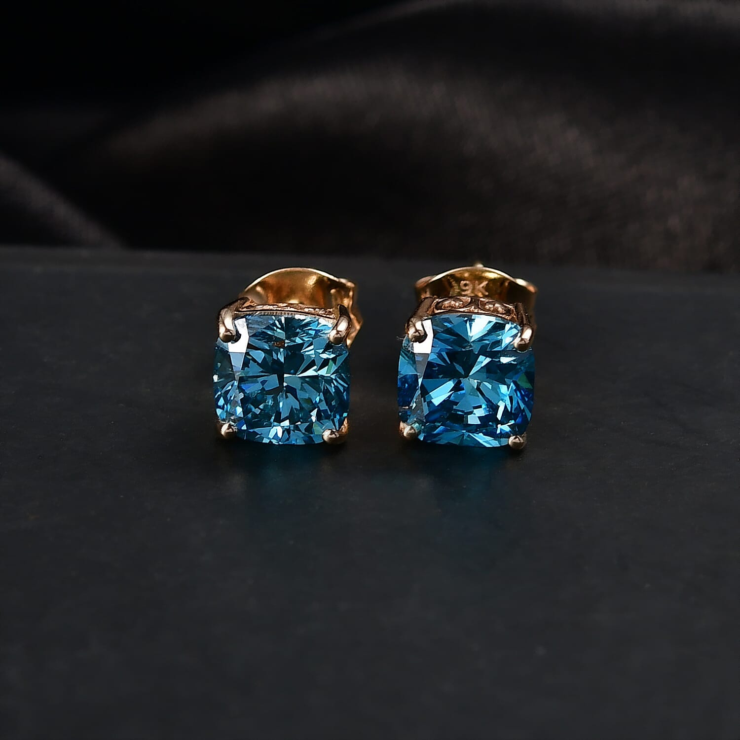 Luxuriant 9K Yellow Gold VS Lab Grown Blue Diamond Solitaire Stud Push Post Earring 3.03 Ct.