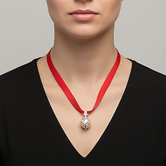 https://tjcuk.sirv.com/Products/82/8/8283826/White-Shell-Pearl-Pendant-with-Red-Ribbon-in-Rhodium-Overlay-13-50-Ct_8283826_2.jpg?w=342&h=342