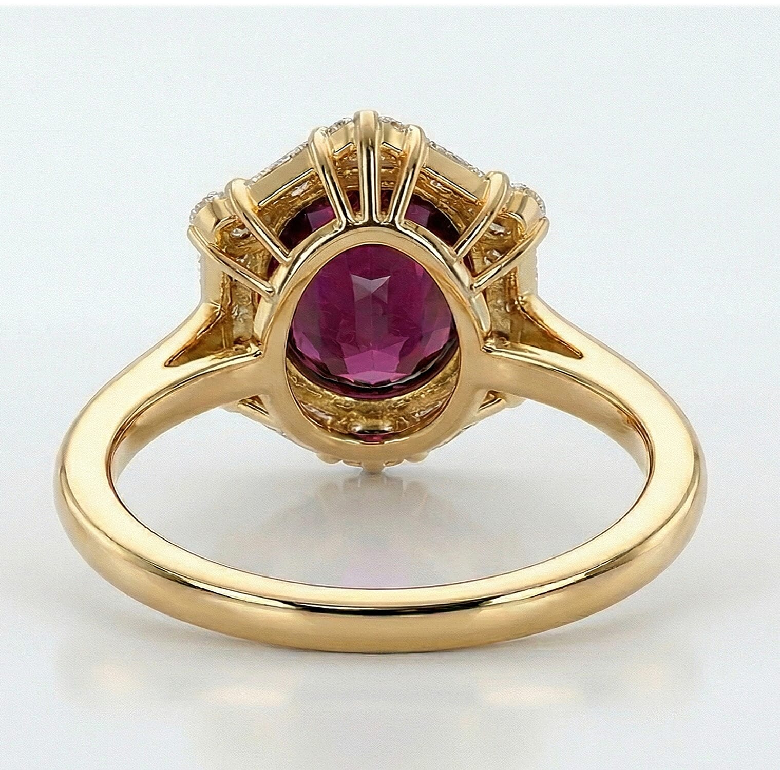 Luxuriant 10K Yellow Gold AAA Radiant Ember Garnet, Lab Grown Diamond GH, SI Main Stone With Side Stone Ring, Gold Wt.2.83 Gms  1.653  Ct.