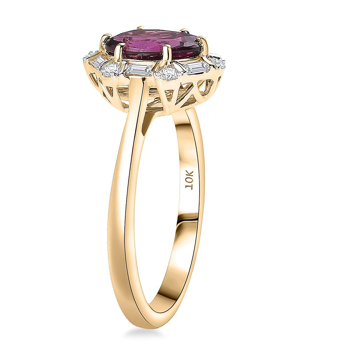 Luxuriant 10K Yellow Gold AAA Radiant Ember Garnet, Lab Grown Diamond GH, SI Main Stone With Side Stone Ring, Gold Wt.2.86 Gms  1.653  Ct.