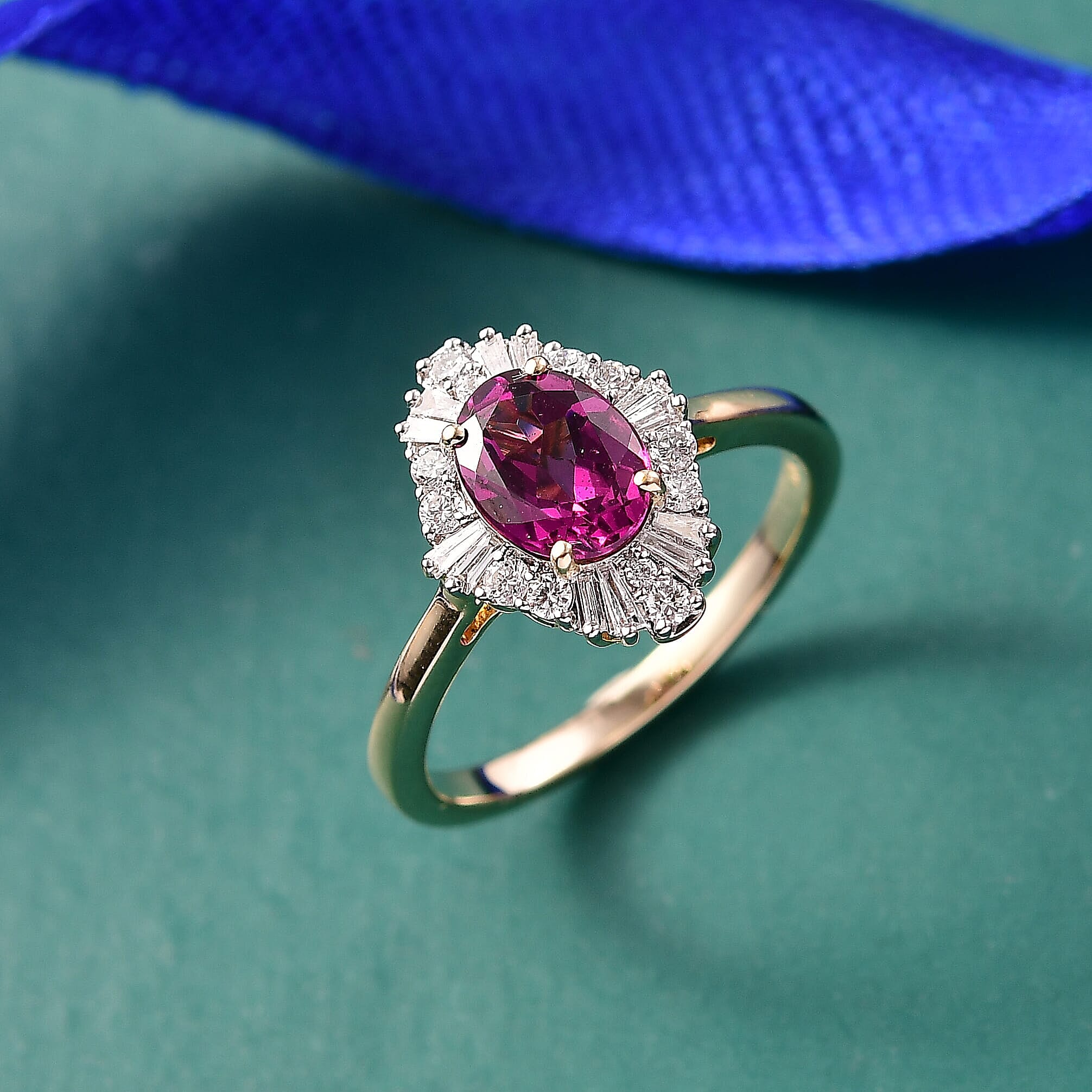 Luxuriant 10K Yellow Gold AAA Radiant Ember Garnet, Lab Grown Diamond GH, SI Main Stone With Side Stone Ring, Gold Wt.2.43 Gms  1.827  Ct.