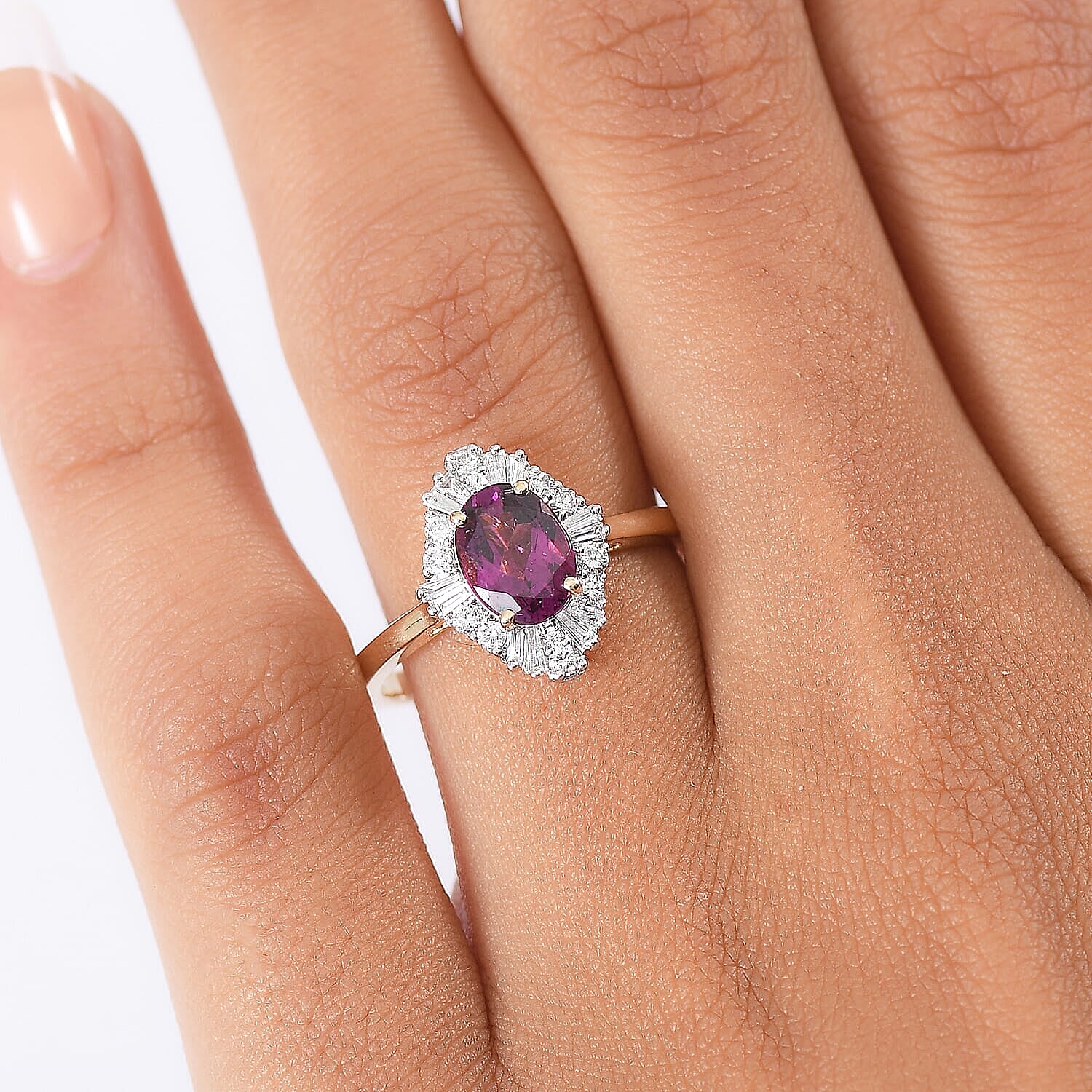 Luxuriant 10K Yellow Gold AAA Radiant Ember Garnet, Lab Grown Diamond GH, SI Main Stone With Side Stone Ring, Gold Wt.2.43 Gms  1.827  Ct.