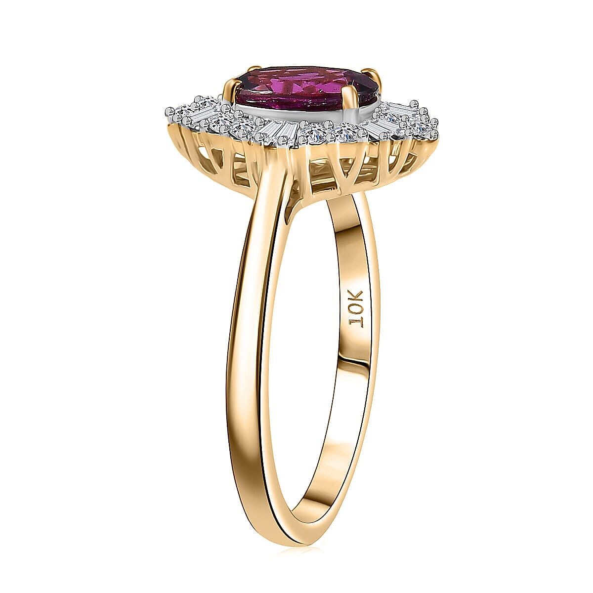 Luxuriant 10K Yellow Gold AAA Radiant Ember Garnet, Lab Grown Diamond GH, SI Main Stone With Side Stone Ring, Gold Wt.2.43 Gms  1.827  Ct.