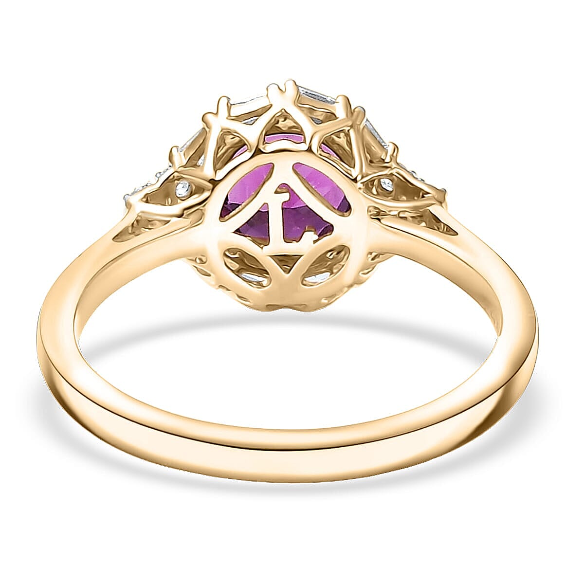 Luxuriant 10K Yellow Gold AAA Radiant Ember Garnet, Lab Grown Diamond Main Stone With Side Stone Ring, Gold Wt.2.33 Gms  1.764  Ct.