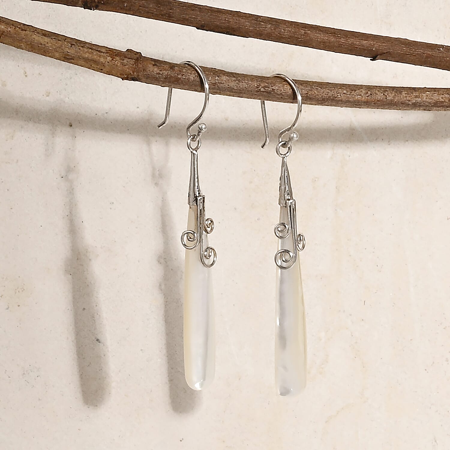 Mother Of Pearl Earring Sterling Silver  0.010  Ct.