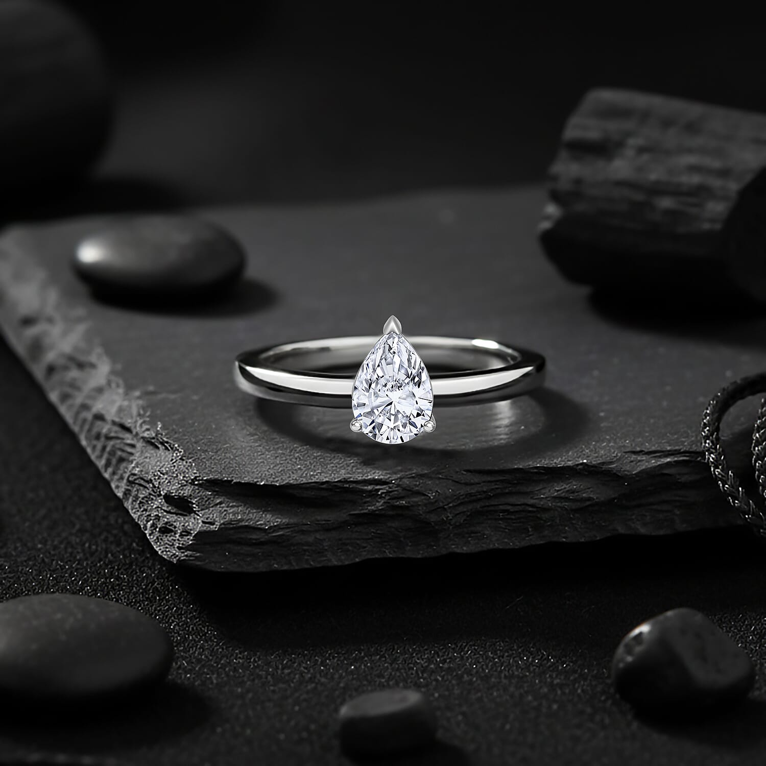 Luxuriant 950 Platinum SI Lab Grown Diamond GH, SI Ring, Platinum Wt.3.64 Gms  1.040  Ct.