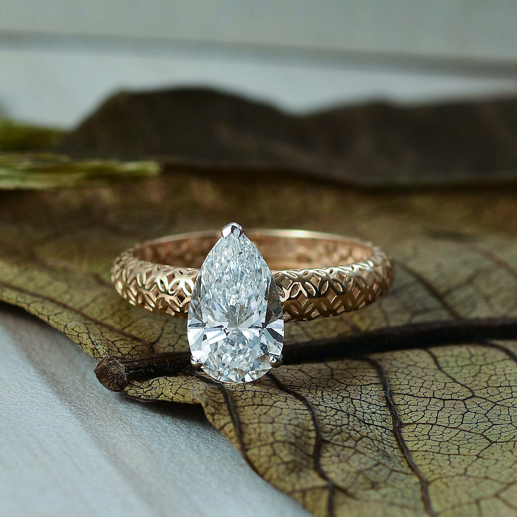 9K Yellow Gold IGI Certified Lab Grown Diamond (VS-EF) Solitaire Ring 2.00 Ct.