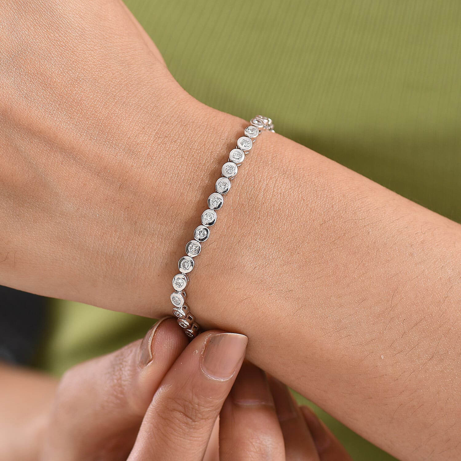 Luxuriant Lab Grown Diamond (SI-GH) Line Bracelet 1 Row (Size 7.5) with GB Lock Box in Rhodium Overlay Sterling Silver 3.06 Ct, Silver Wt. 9.32 Gms.