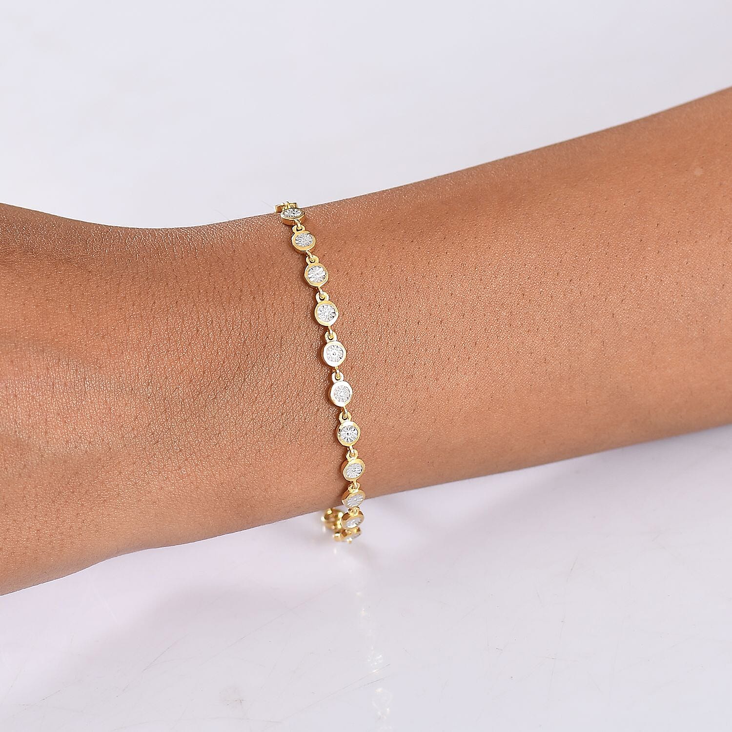 D'Joy White Diamond Linking Bracelet (Size - 7.5) with Lobster Clasp in Yellow Gold Plated Sterling Silver