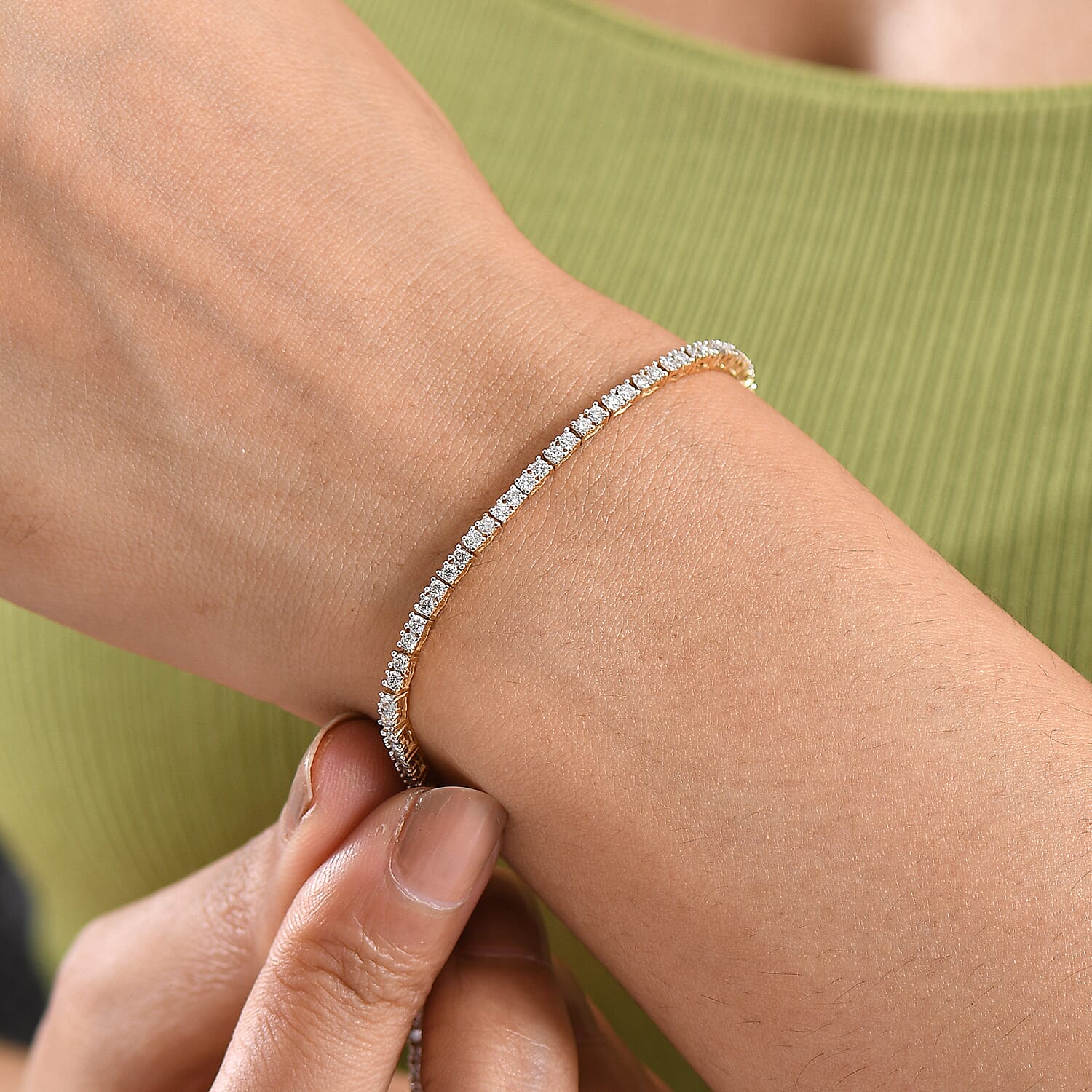 Luxuriant Lab Grown Diamond (SI-GH) Cluster Bracelet (Size 7.5) with GB Lock Box in 18K Vermeil Yellow Gold Plated Sterling Silver 2.06 Ct, Silver Wt. 5.04 Gms.