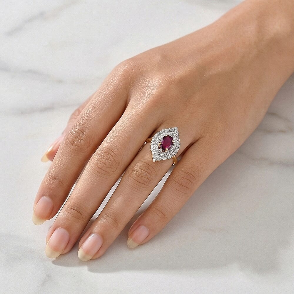 Luxuriant 10K Yellow Gold AAA Radiant Ember Garnet, Lab Grown Diamond GH, SI Main Stone With Surrounding Stone Ring, Gold Wt.3.85 Gms  2.059  Ct.