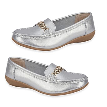 https://tjcuk.sirv.com/Products/82/9/8296884/JO-JOE-LEATHER-LOAFERS-WITH-GOLD-DETAIL-Size-4-Silver_8296884.jpg?w=342&h=342