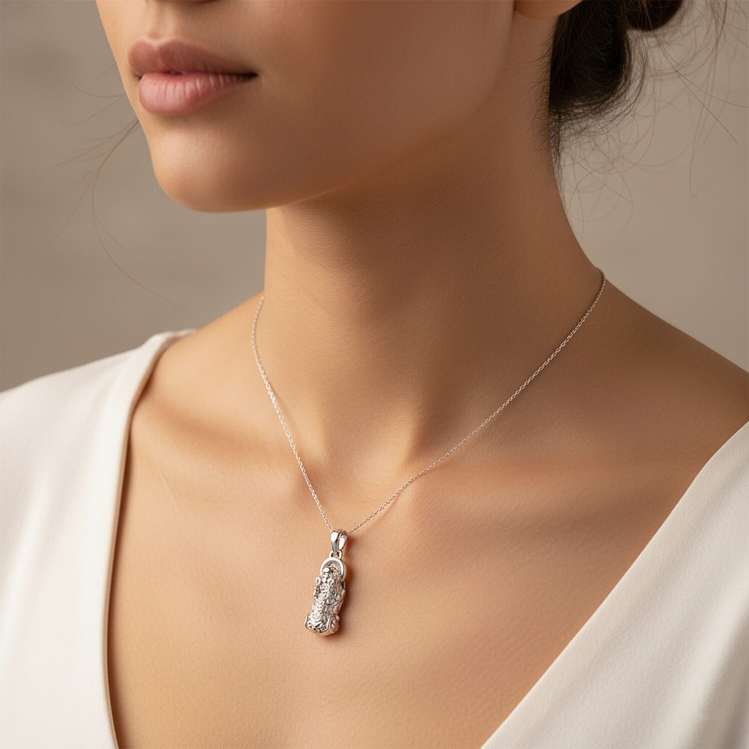 Platinum Treasure of Siam - 999 Platinum (99.9 % Purity) Pixiu Pendant, Platinum Wt. 1.40 Gms.