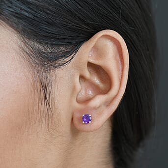 https://tjcuk.sirv.com/Products/83/0/8305389/Poke-Free-Amethyst-5mm-February-Birthstone-Solitaire-Stud-Earring-in-R_8305389_2.jpg?w=342&h=342