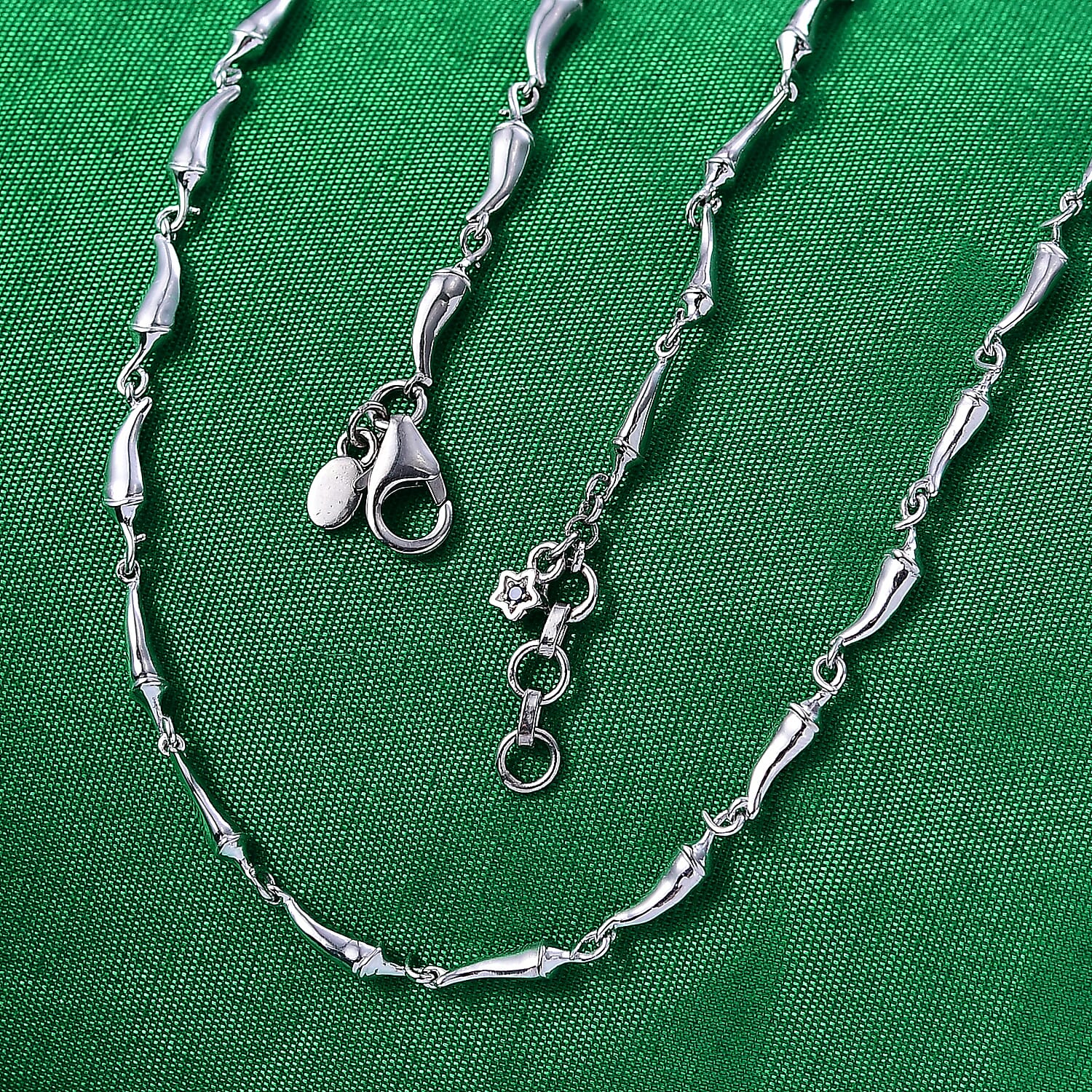 GP - Chilli Pepper Collection Blue Sapphire Necklace (Size 20) with Lobster Clasp in Rhodium Overlay Sterling Silver, Silver Wt. 15.00 Gms.