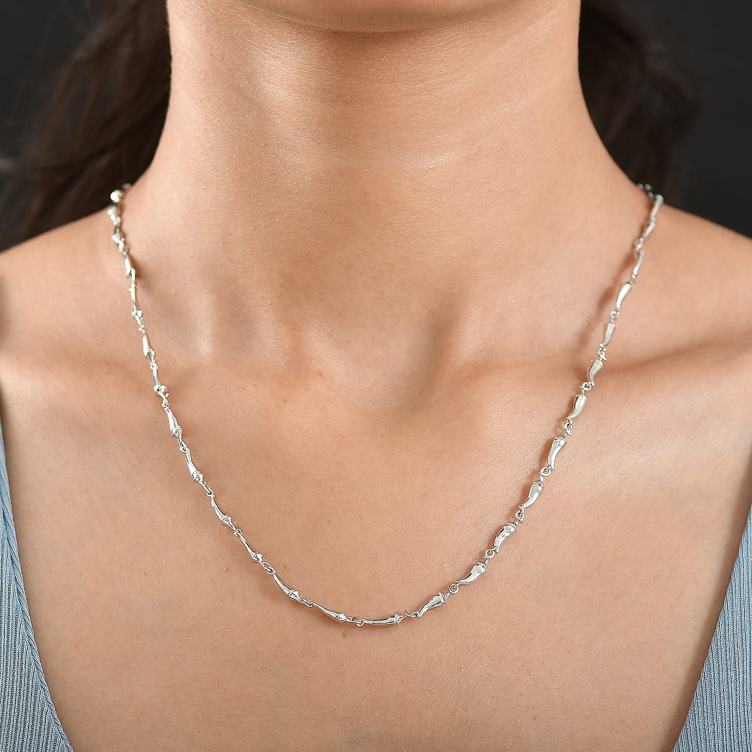 GP - Chilli Pepper Collection Blue Sapphire Necklace (Size 20) with Lobster Clasp in Rhodium Overlay Sterling Silver, Silver Wt. 15.00 Gms.