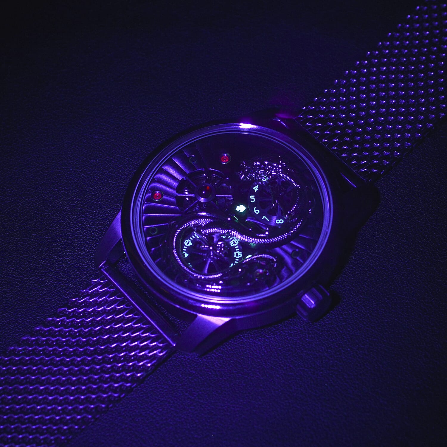 Limited Edition William Hunt London Dragon Watch with Automatic Movt. 5 ATM Water Resistancy Blue Sapphire Crystal Dial and Adjustable Milanese Strap - Rose