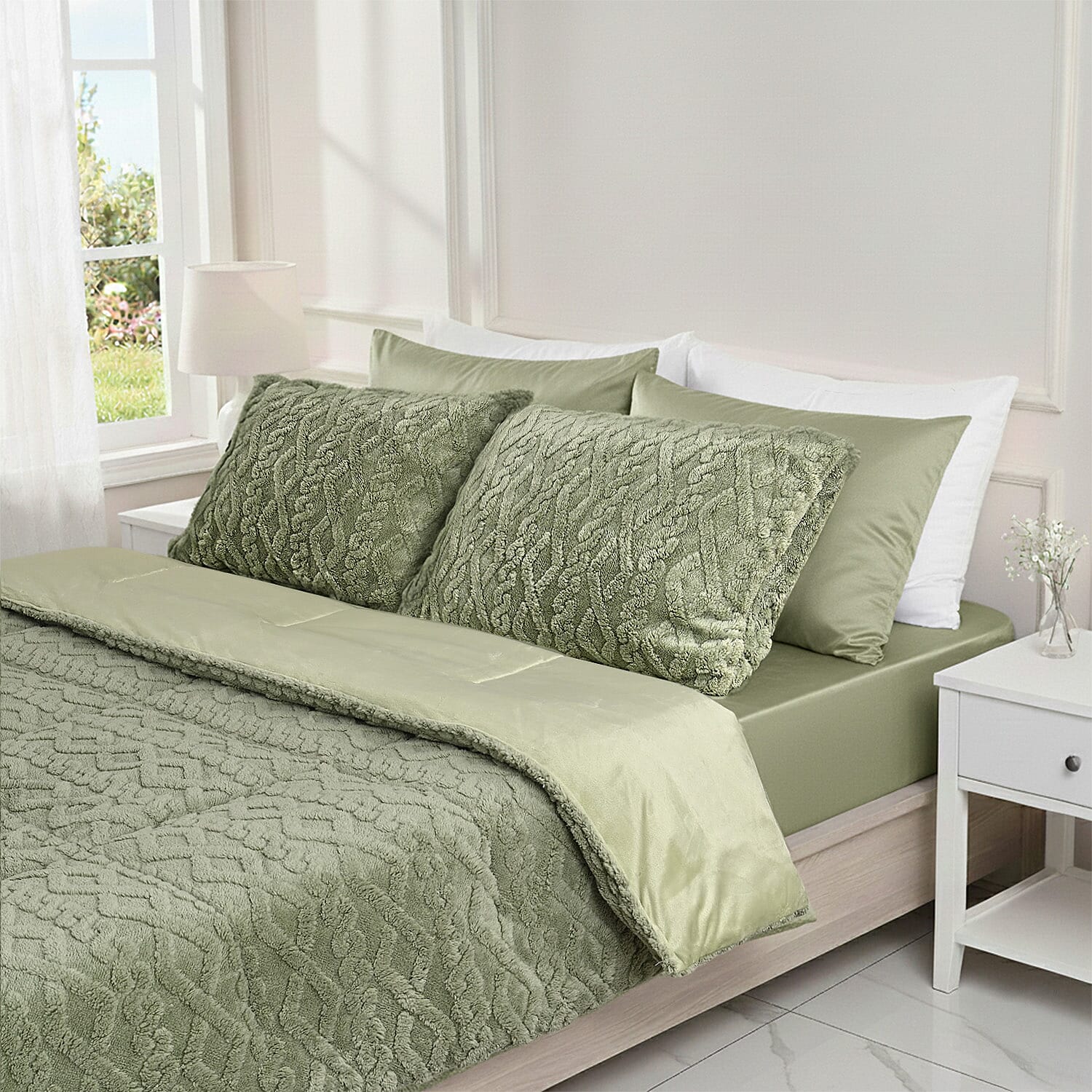 Hush Haven 6-Piece Taffeta Jacquard with Crystal Velvet Reverse Bedding Set