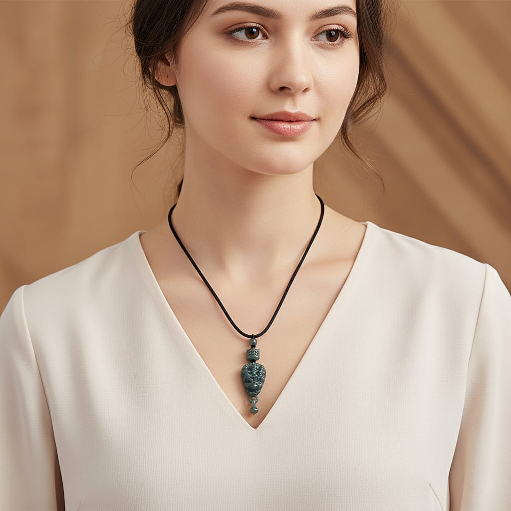 Natural Type A Jadeite Dragon Head Necklace 95.00 Ct.