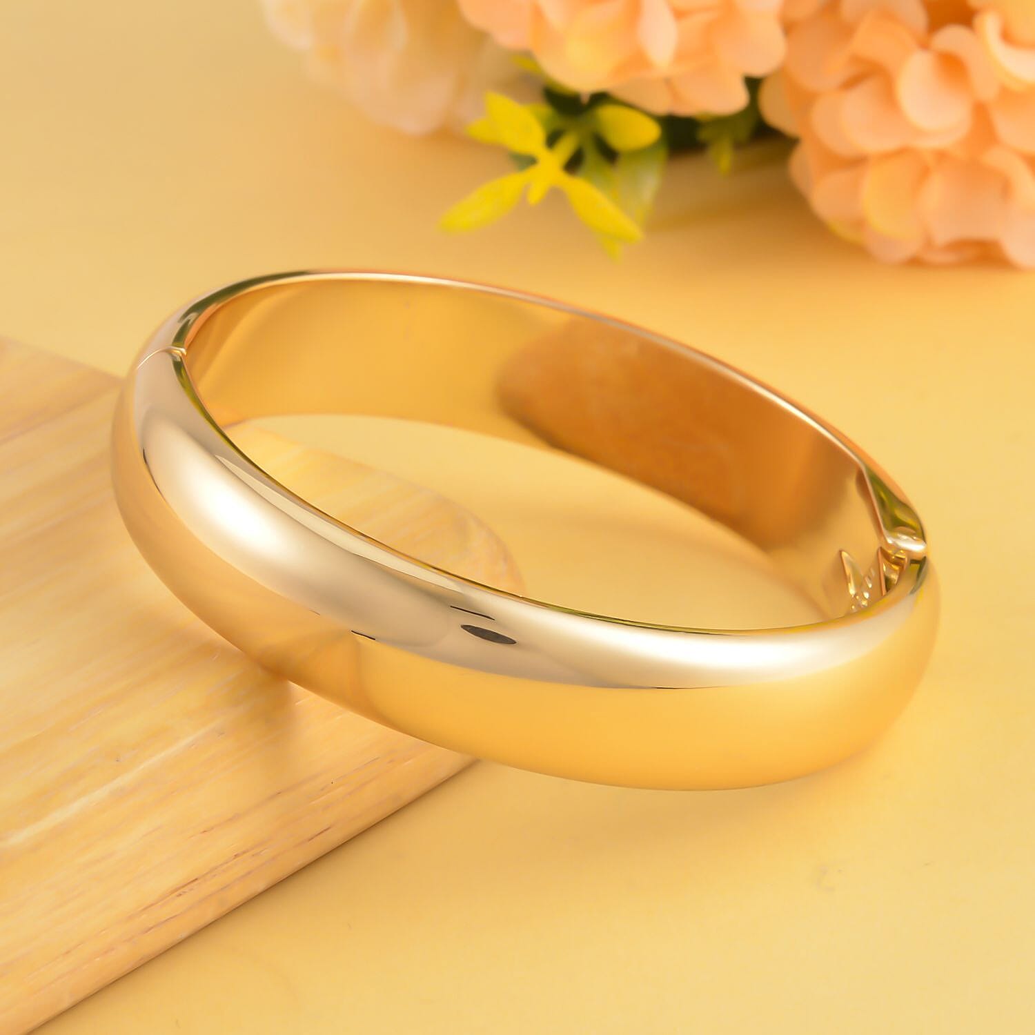 Full Bangle in Yellow Gold Tone