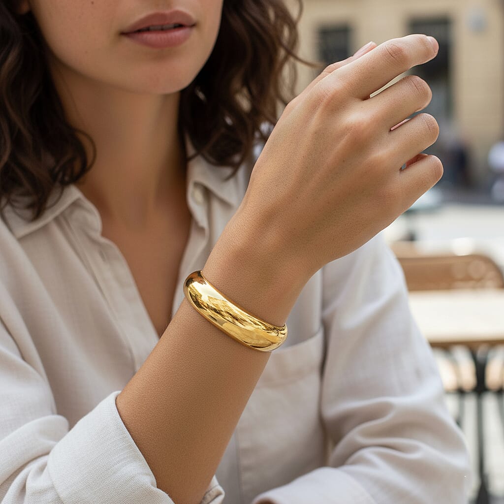 Full Bangle in Yellow Gold Tone