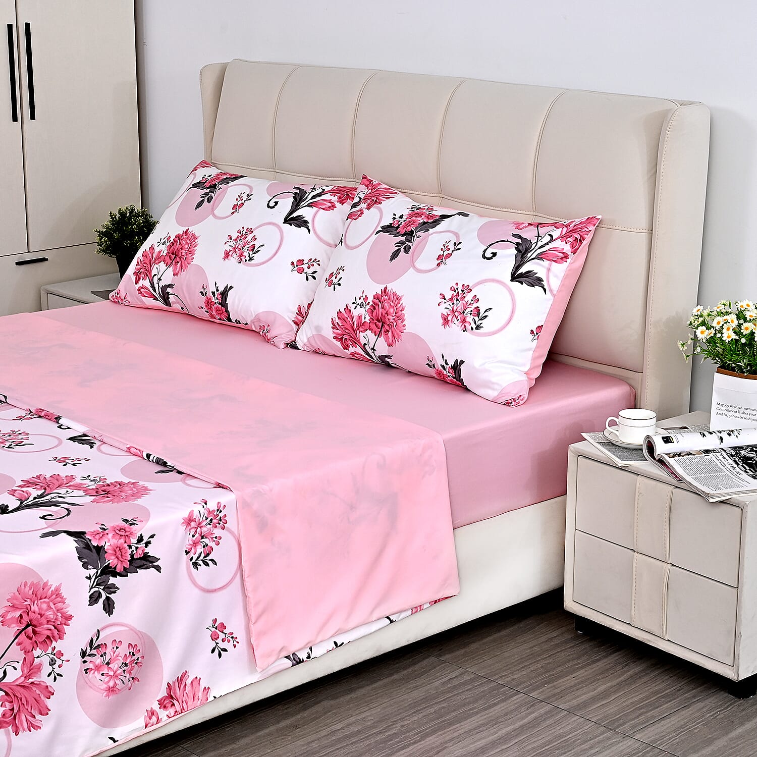 Livemore Set of 4- Reversible Bedding Sheet Set - inc. Deep Fitted Sheet, Duvet Cover & 2 x Pillowcases
