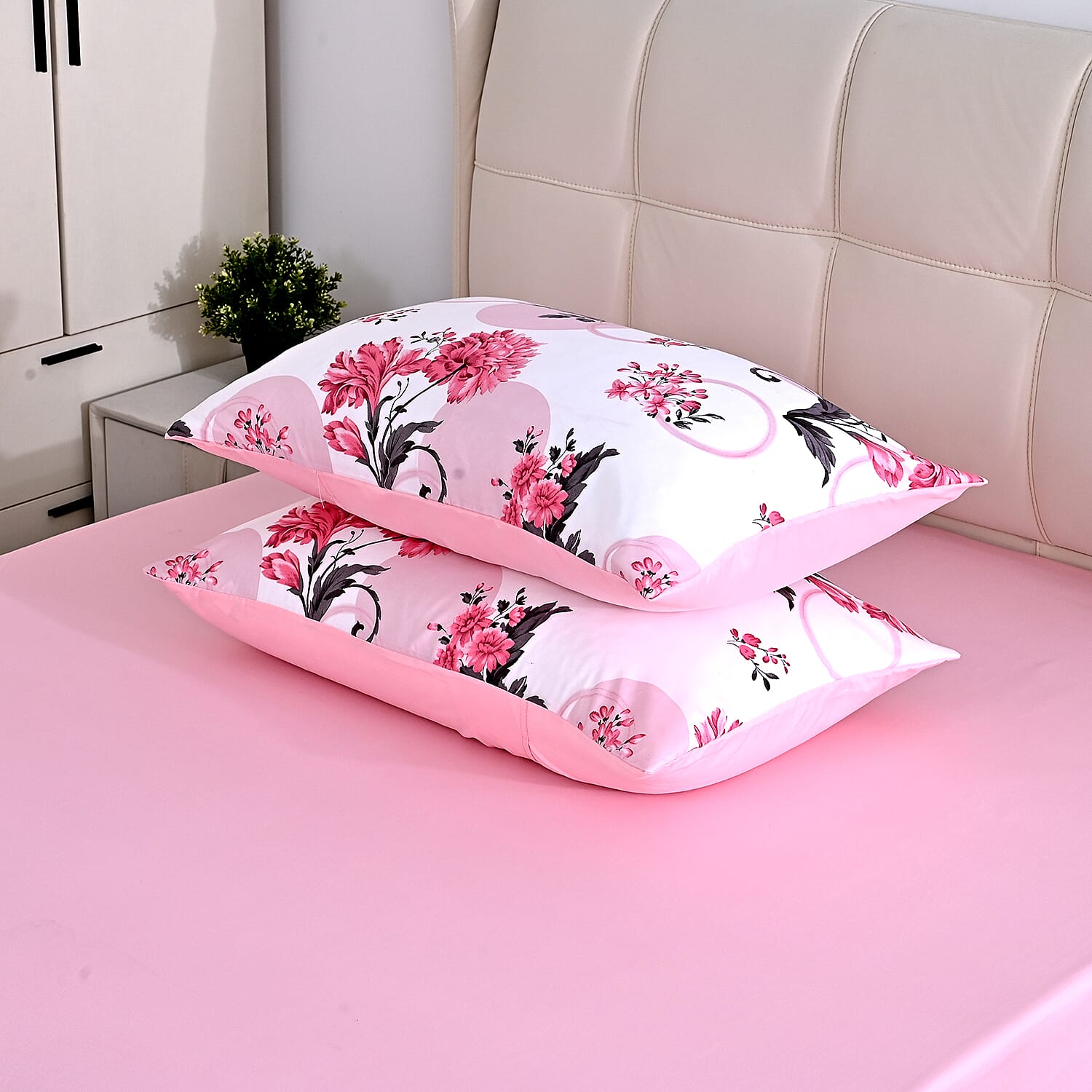 Livemore Set of 4- Reversible Bedding Sheet Set - inc. Deep Fitted Sheet, Duvet Cover & 2 x Pillowcases